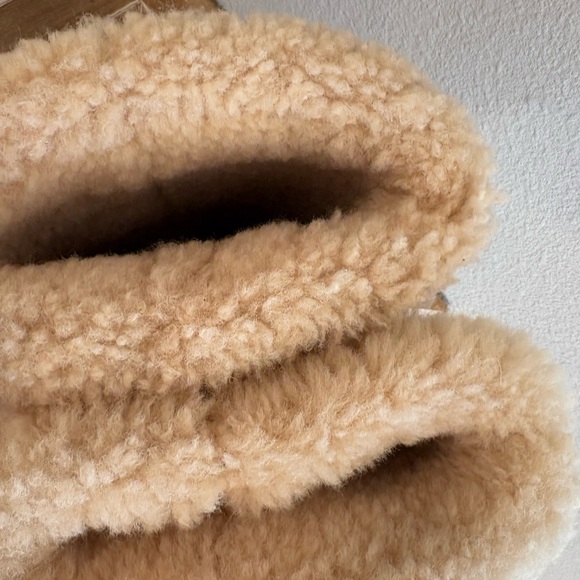 UGG Australia Tall Boots Paisley Embossed Women Size 6 AS IS - Picture 6 of 8